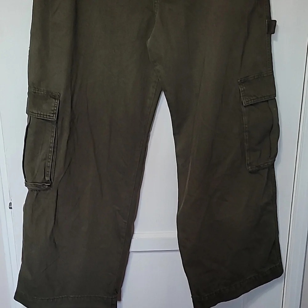 Wild Fable Mid Rise Cargo - Picture 4 of 13